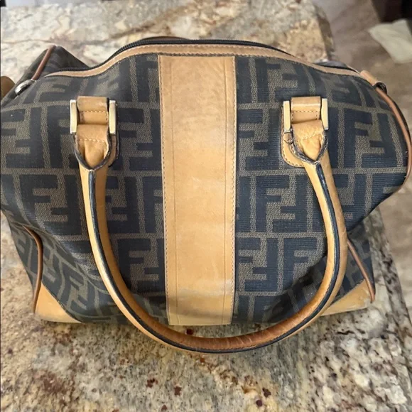 Fendi Black and Tan Tote Bag - Picture 2 of 11